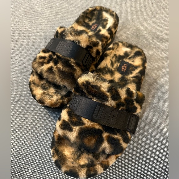 Ugg Women's Fluffita Panther size 9 - Picture 4 of 5